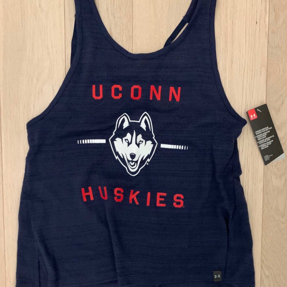 UCONN (workout) top